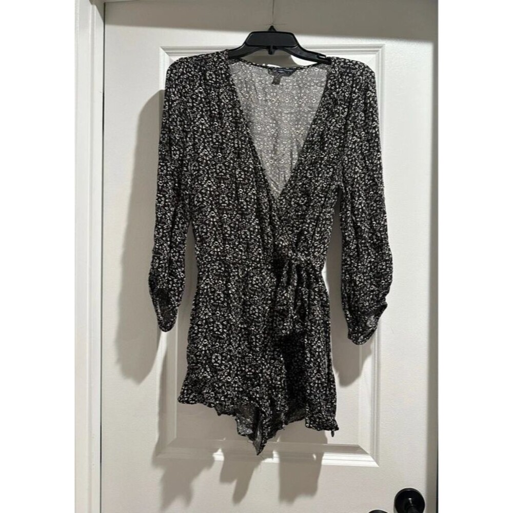 American Eagle Floral V-Neck Tie Waist Romper